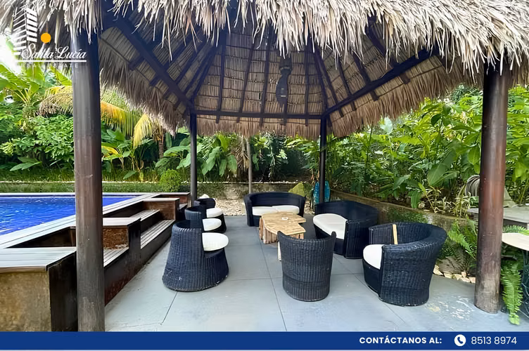 Hermosa Casa en Venta con piscina en Santo Domingo - LL