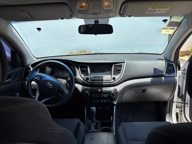 Lindo carro usado Hyundai Tucson deportivo - Imagen 4