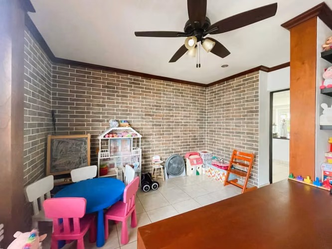 Exclusiva Casa en Venta | Condominio en Las Colinas