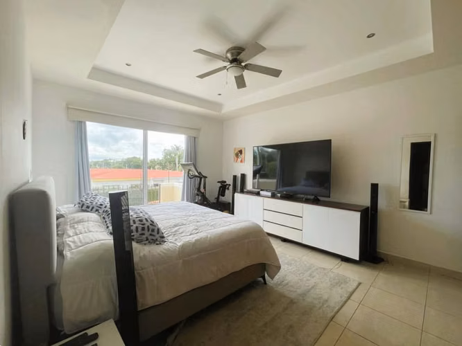 Exclusiva Casa en Venta | Condominio en Las Colinas