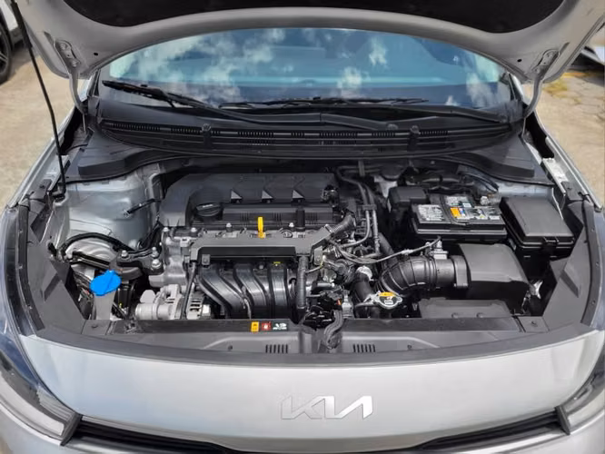 KIA RIO 2023 / AUTOMATICO