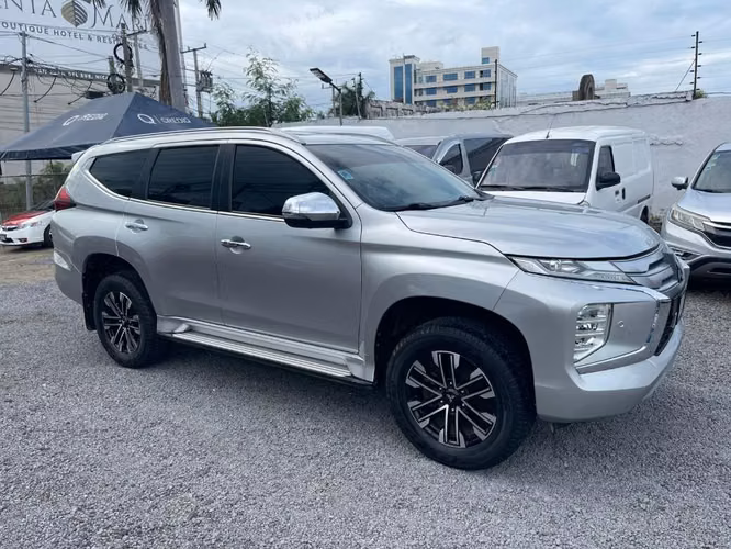 MITSUBISHI MONTERO SPORT AÑO 2024 AUTOMÁTICA 4x4