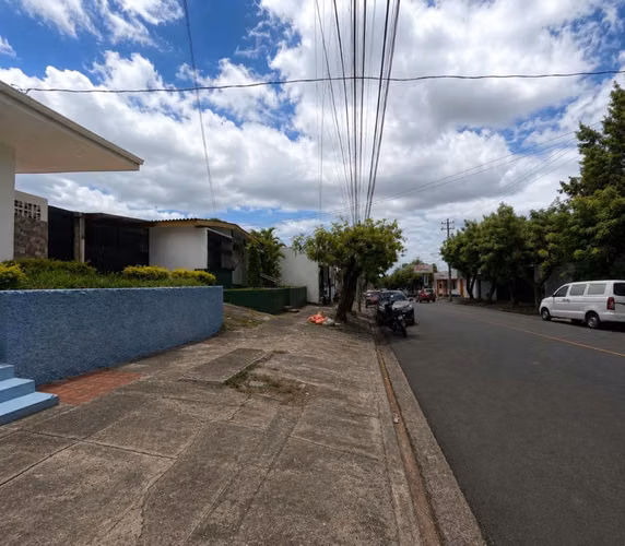 TP - FACIL ACCESO EN LOS ROBLES / U$1,200 - Imagen 2