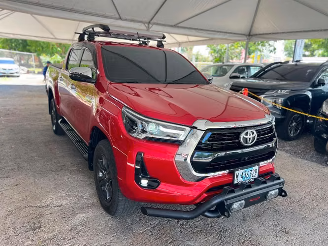 Toyota Hilux SRV año 2026