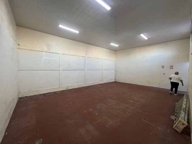 ALQUILER DE CASA Y BODEGA