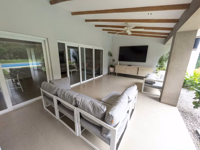 Espectacular casa moderna  en carretera Masaya - Imagen 11
