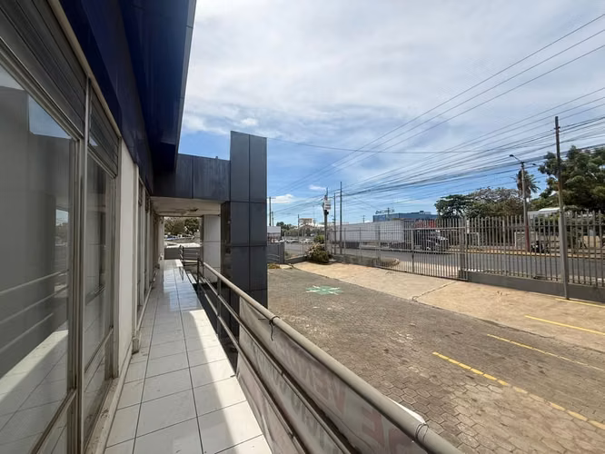 Plantel y Showroom Automotriz en Venta o Renta | Km 6 Carretera Norte, Managua