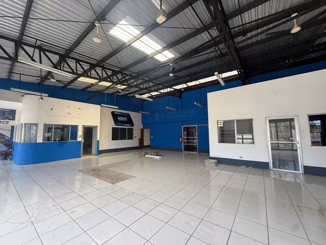 Plantel y Showroom Automotriz en Venta o Renta | Km 6 Carretera Norte, Managua - Imagen 17