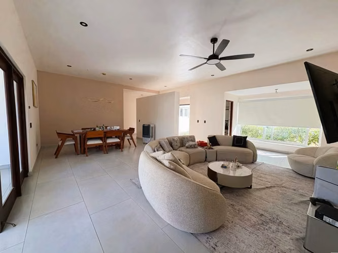 Vendo casa con piscina en Las Colinas. LR