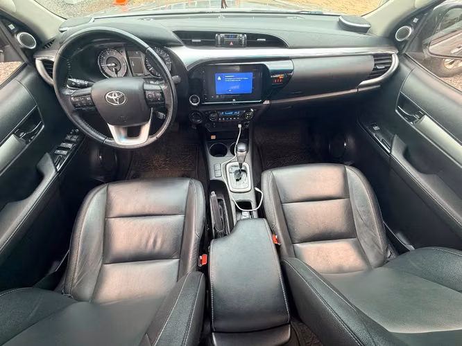 Toyota Hilux SRV - Full