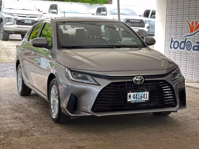 TOYOTA YARIS 2026