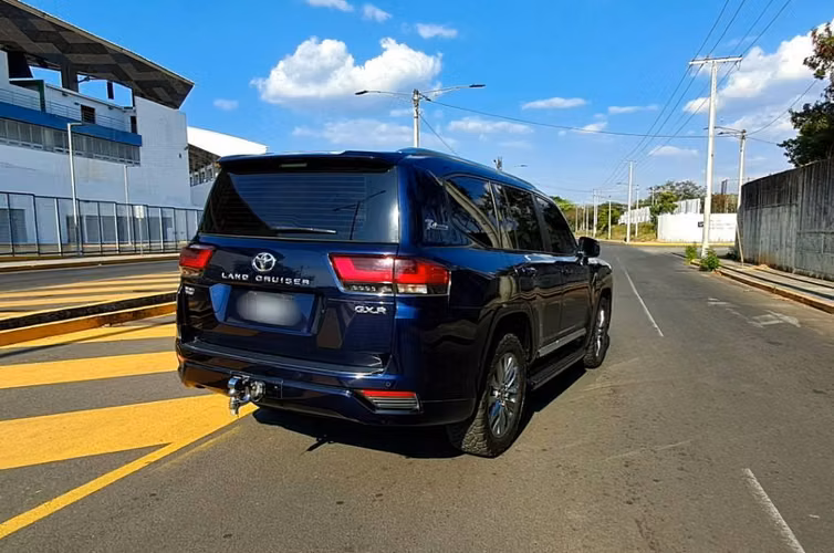 TOYOTA LAND CRUISER  GXR - Imagen 4