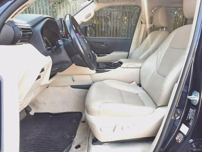 TOYOTA LAND CRUISER  GXR - Imagen 5