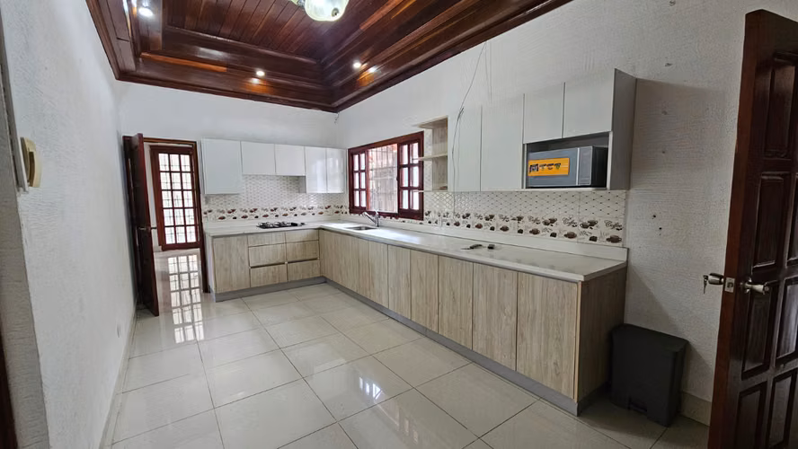 Casa con ubicación privilegiada en Santo Domingo - Imagen 8