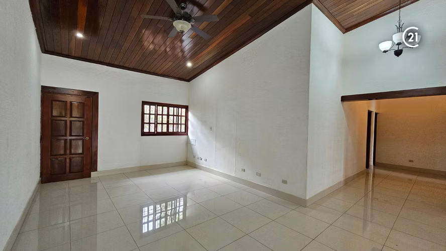 Casa con ubicación privilegiada en Santo Domingo - Imagen 9
