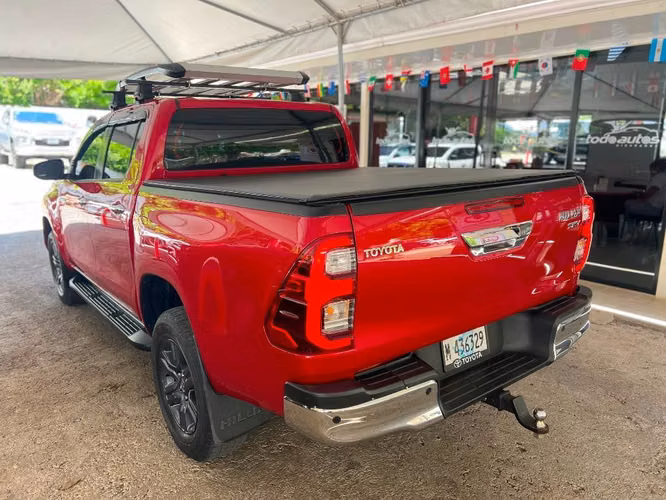 TOYOTA HILUX SRV AÑO 2026