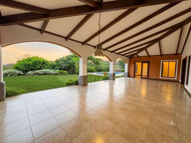 Casa en alquiler en Villa Fontana Sur - Imagen 2