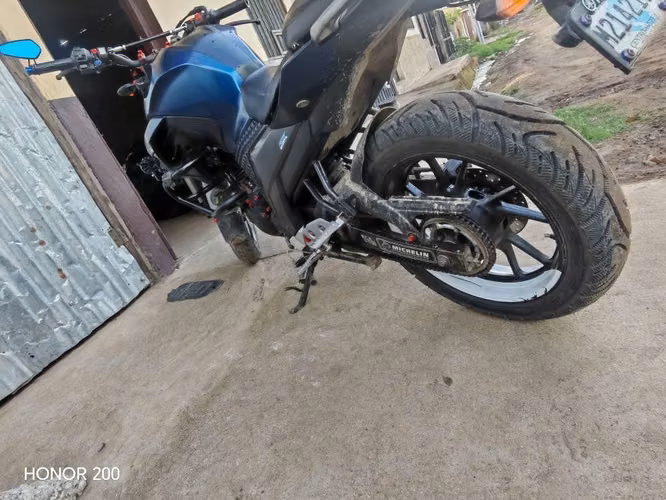 Vendo o cambio Yamaha FZ25 año 2022 - Imagen 2