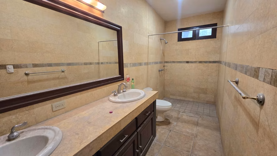 Oficina en renta en Las Colinas 341 m2 - Imagen 8