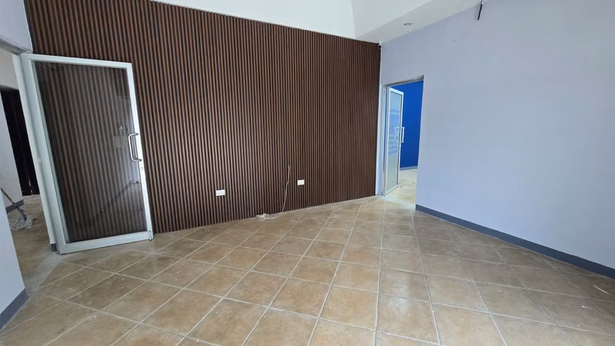 Oficina en renta en Las Colinas 341 m2 - Imagen 4