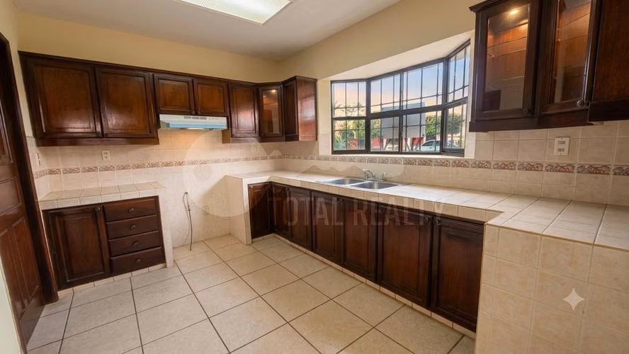 Casa en venta o alquiler en Puerta del Sol Carretera Masaya