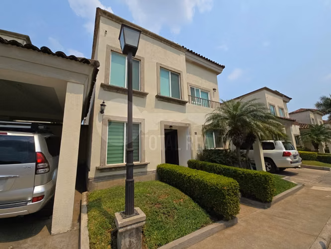 House for rent in Cumbres de las Colinas, Las Colinas