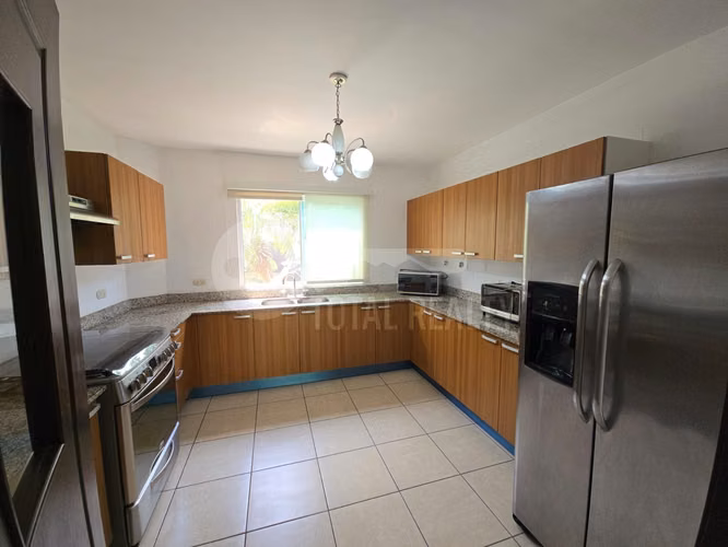 Casa en alquiler en Cumbres de las Colinas, Las Colinas