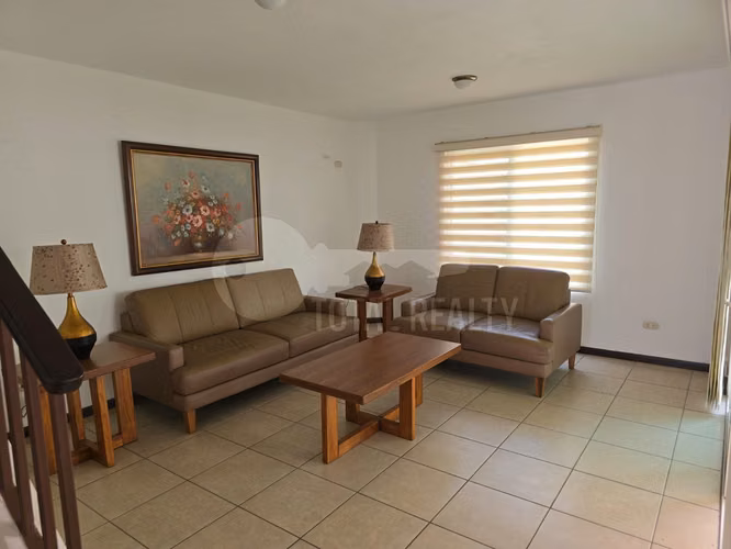Casa en alquiler en Cumbres de las Colinas, Las Colinas