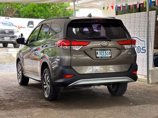 Toyota Rush año 2023 -Automática - Imagen 6