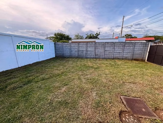  ¡Se vende casa en Zona Residencial con  doble terreno en Veracruz! 