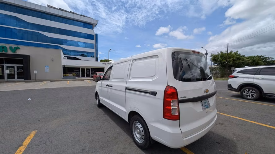 VENDO PANEL CHEVROLET N400 2022