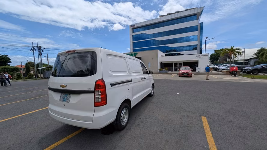 VENDO PANEL CHEVROLET N400 2022