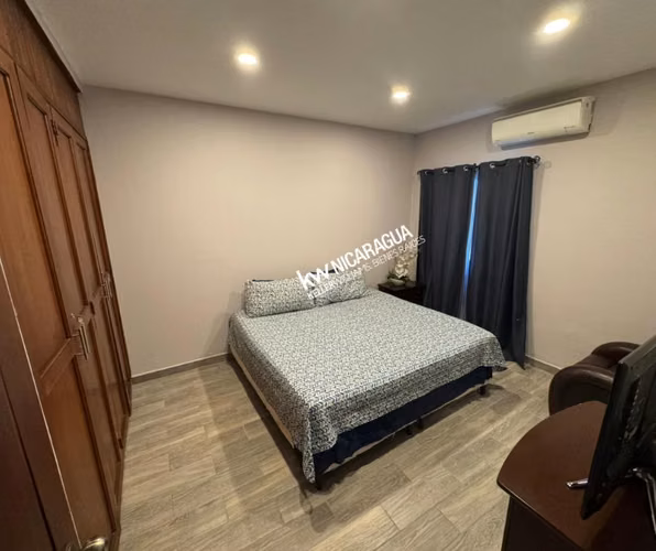 GG - Venta,  casa con terreno amplio en Carretera Sur .