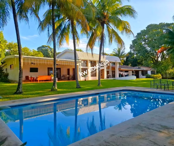 GG - Venta,  casa con terreno amplio en Carretera Sur .
