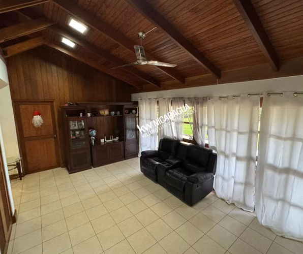 GG - Venta,  casa con terreno amplio en Carretera Sur .