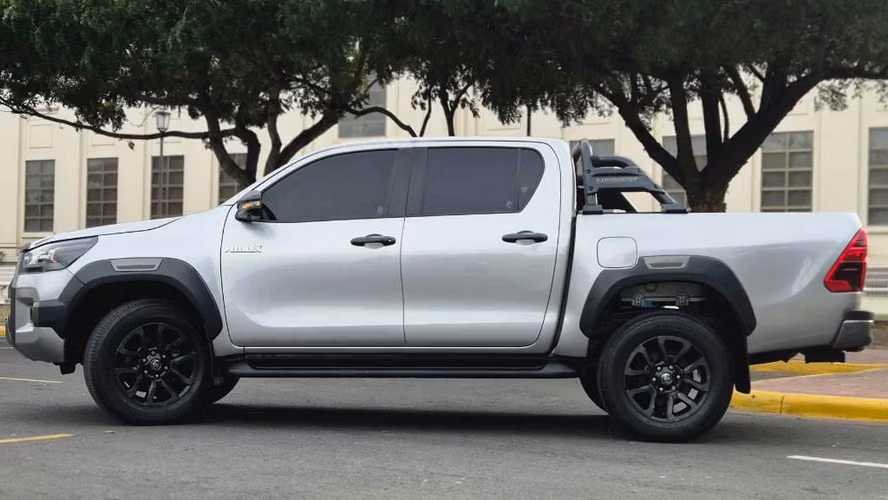 Toyota Hilux 2023 Full Edición limitada "CONQUEST"