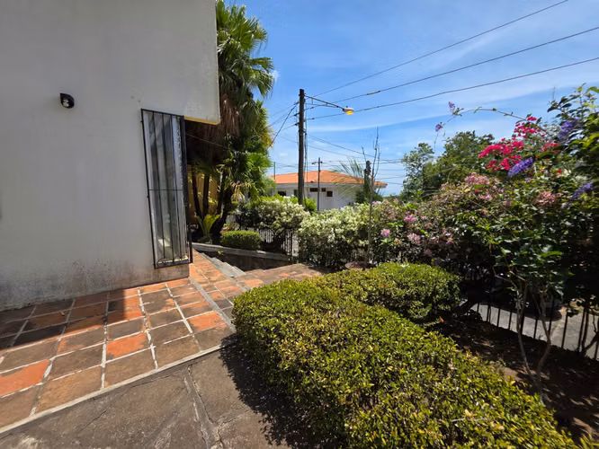 FH | Casa en venta | Alamedas de Las Castellanas, Santo Domingo.