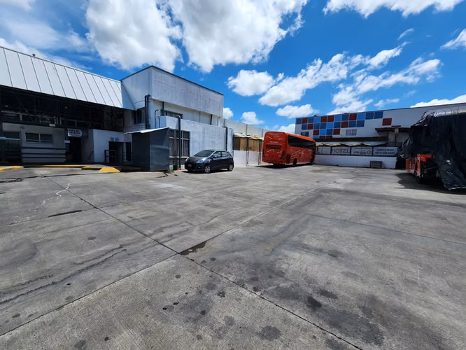 FH | En Venta Local Comercial | Bolonia