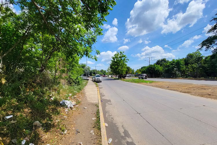 Se alquila terreno en la nueva pista la Reynaga
