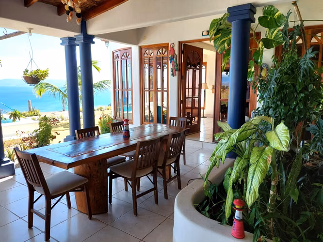 ¡Tu refugio de altura con vista de 180º al mar en Playa Manzanillo!