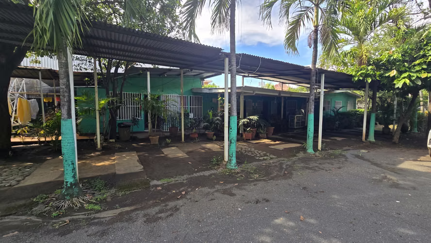YA-Vendo propiedad en Bello Amanecer, ideal para ofibodega, hostal, oficinas, etc