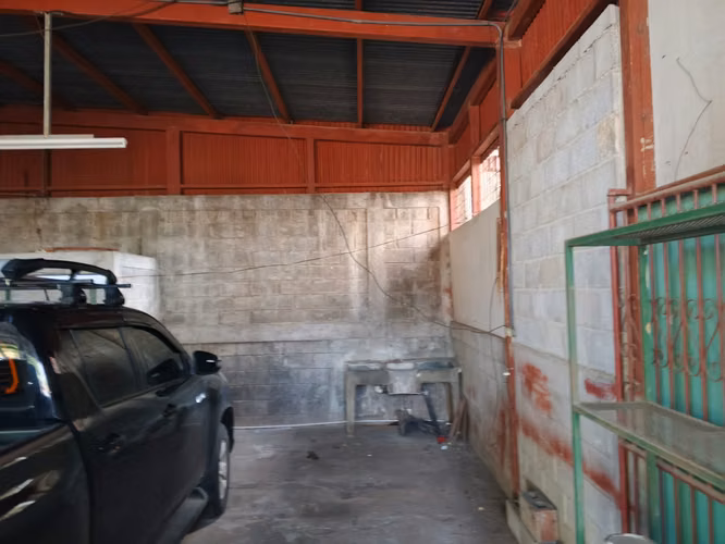 Se renta local comercial en Managua