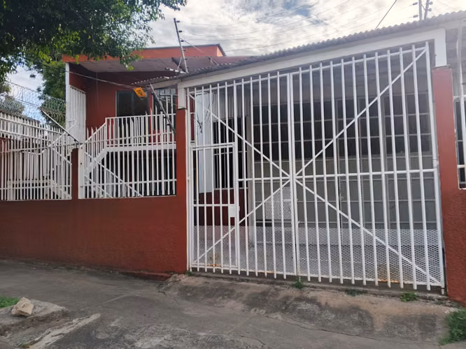 Se renta local comercial en Managua