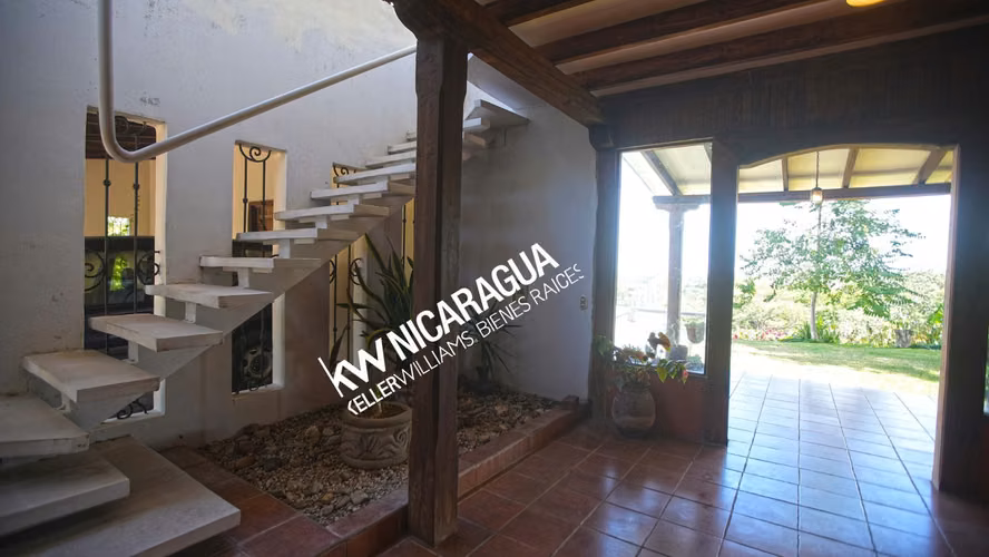 GG - ¡¡ Venta, casa con vista panorámica en Carretera Sur!!