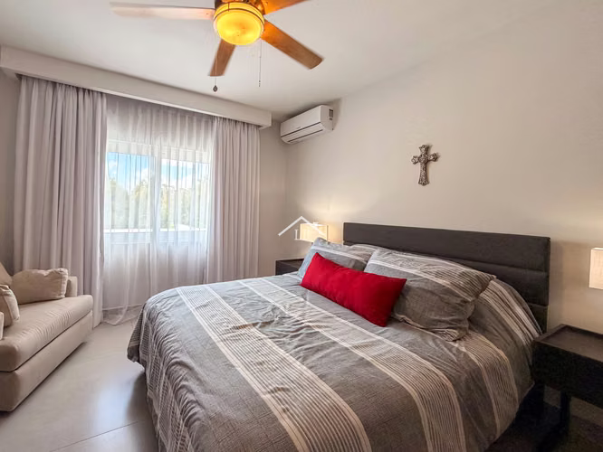 LL - Se Vende Moderna Casa en Santo Domingo