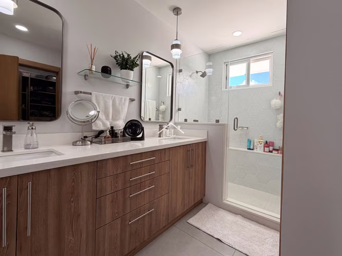 LL - Se Vende Moderna Casa en Santo Domingo