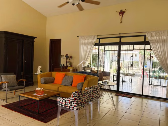 LL - Se Vende Casa en Km 13 en Carretera Masaya