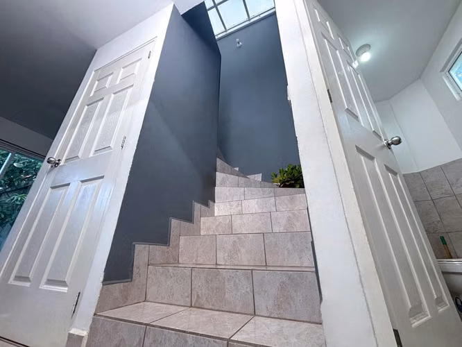 Casa de 2 plantas en Paseo Condado Nejapa    US$115,000 - Imagen 9