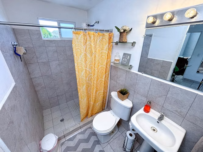 Casa de 2 plantas en Paseo Condado Nejapa    US$115,000 - Imagen 12