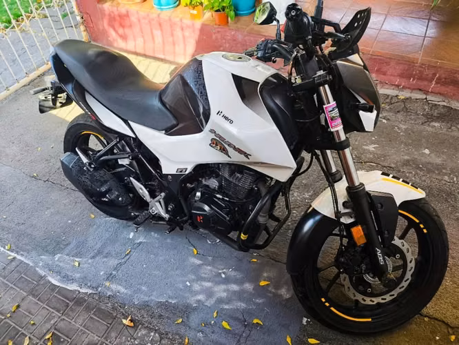 Hero Hunk 160R